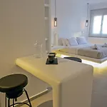 Ξενοδοχείο με διαμερίσματα Nida Mykonos 4*